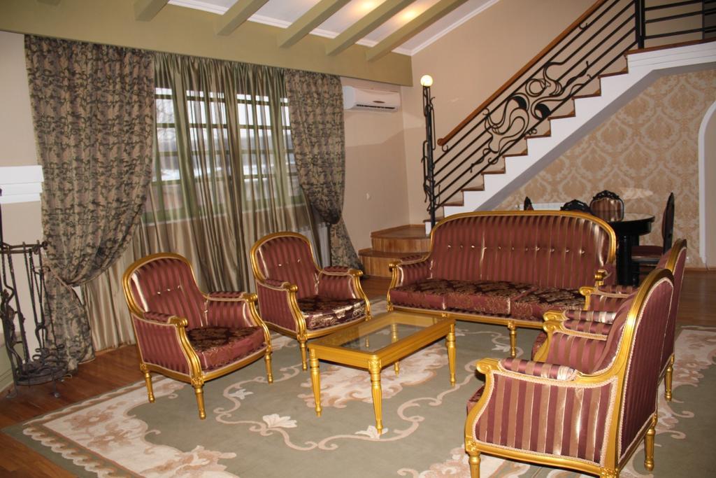 Prestige Palace - Esquisse Hotel Tbiliszi Szoba fotó