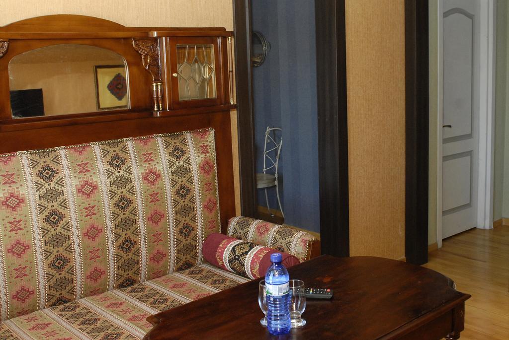 Prestige Palace - Esquisse Hotel Tbiliszi Kültér fotó