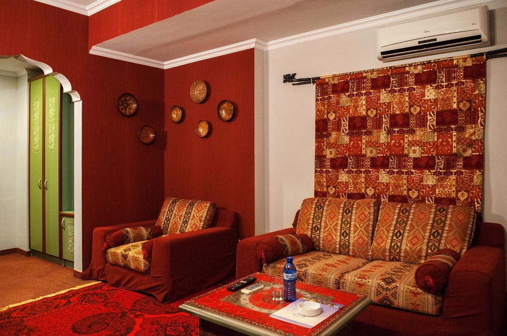 Prestige Palace - Esquisse Hotel Tbiliszi Kültér fotó